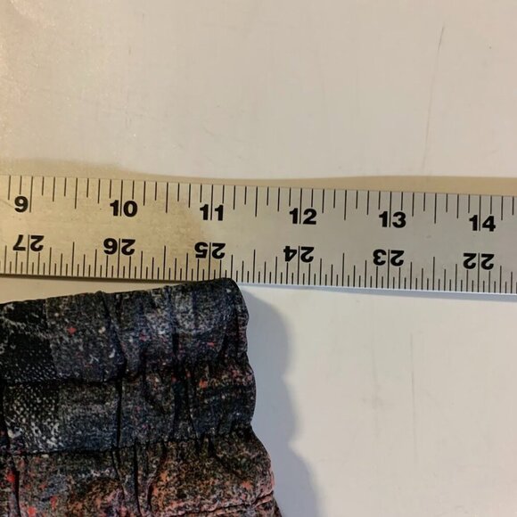 Lululemon Women's Tracker Athletic Outdoor 4" Inseam Running Yoga Short Size 4 - Picture 9 of 11